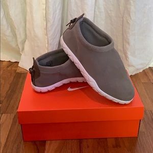 Nike  Air Moc Ultra "Light Taupe" size 7